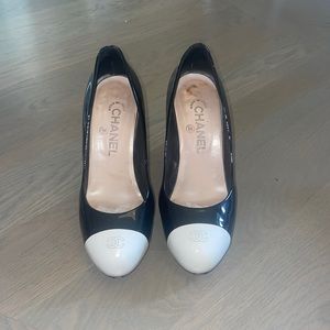 Chanel black and white heals size 37 1/2